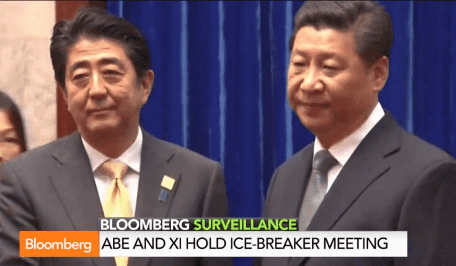 Xi Jinping and Shinzo Abe Share an Awkward Moment at the APEC Summit