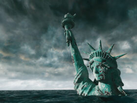 Old Statue of liberty sinking, de-dollarization