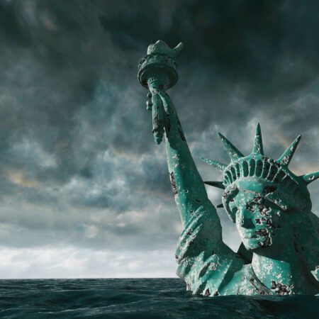 Old Statue of liberty sinking, de-dollarization